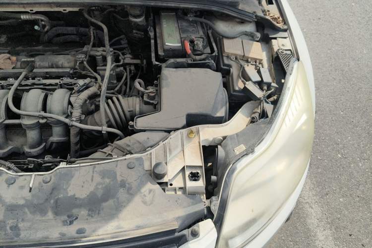 Used Ford Focus 2012 Hatchback 1.6L Automatic Fashion Edition Engine Bay Left