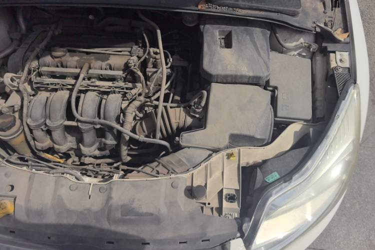 Used Ford Focus 2012 Hatchback 1.6L Automatic Fashion Edition Engine Bay Left