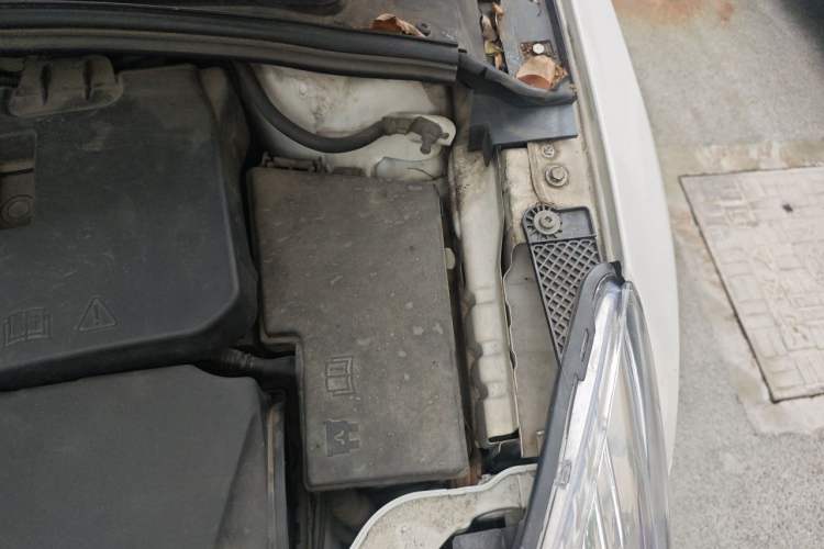 Used Ford Focus 2012 Sedan 1.6L Automatic Comfort Model Engine Bay Left