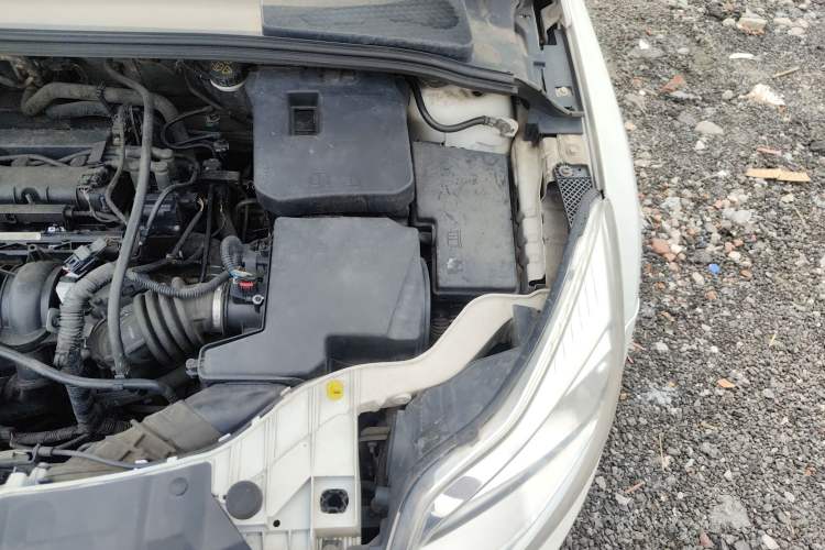 Used Ford Focus 2012 Sedan 1.6L Automatic Fashion Edition Engine Bay Left