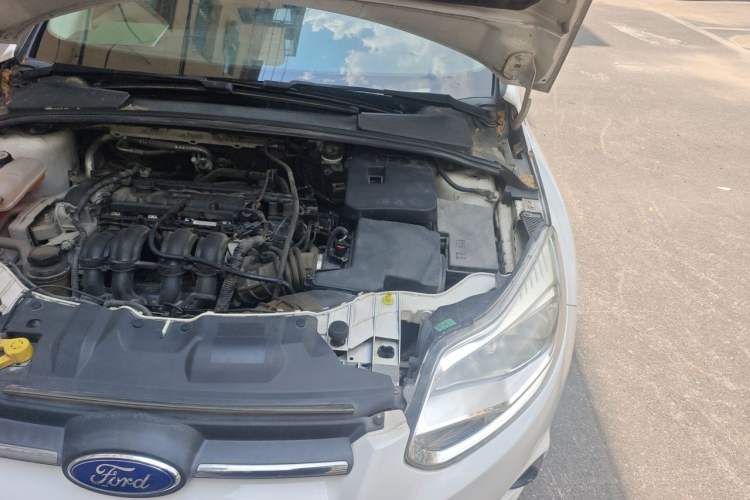Used Ford Focus 2012 Sedan 1.6L Automatic Comfort Model Engine Bay Left