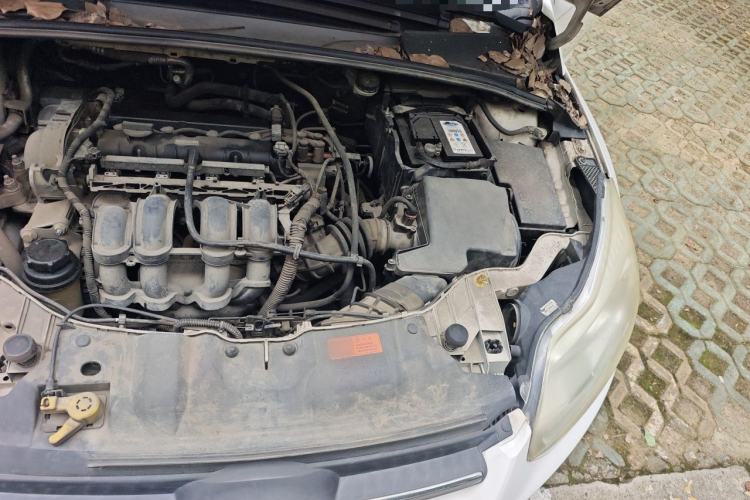 Used Ford Focus 2012 Hatchback 1.6L Automatic Comfort Model Engine Bay Left