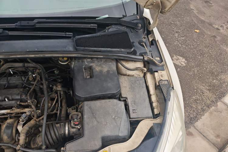 Used Ford Focus 2012 Sedan 1.6L Automatic Fashion Edition Engine Bay Left