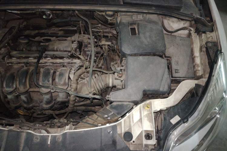 Used Ford Focus 2012 Sedan 1.6L Automatic Comfort Model Engine Bay Left