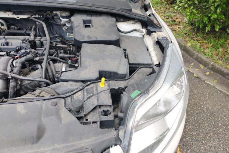 Used Ford Focus 2012 Hatchback 1.6L Automatic Comfort Model Engine Bay Left
