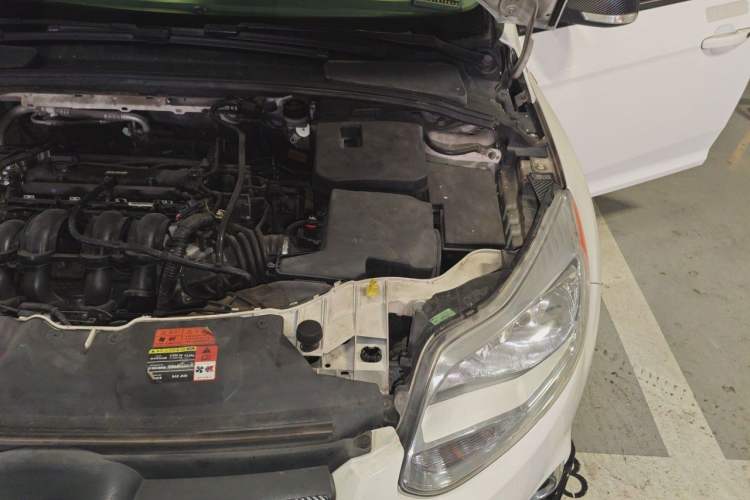 Used Ford Focus 2012 Hatchback 1.6L Automatic Fashion Edition Engine Bay Left