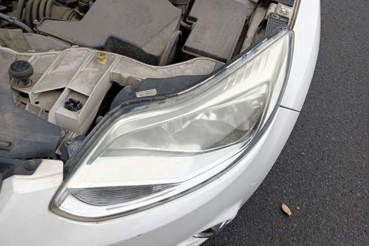 Used Ford Focus 2012 Hatchback 1.6L Automatic Fashion Edition Engine Bay Left