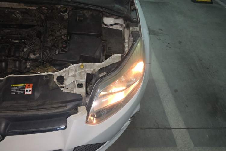 Used Ford Focus 2012 Sedan 1.6L Automatic Fashion Edition Engine Bay Left