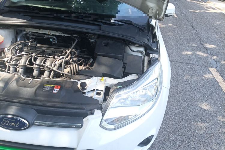 Used Ford Focus 2012 Hatchback 1.6L Automatic Comfort Model Engine Bay Left