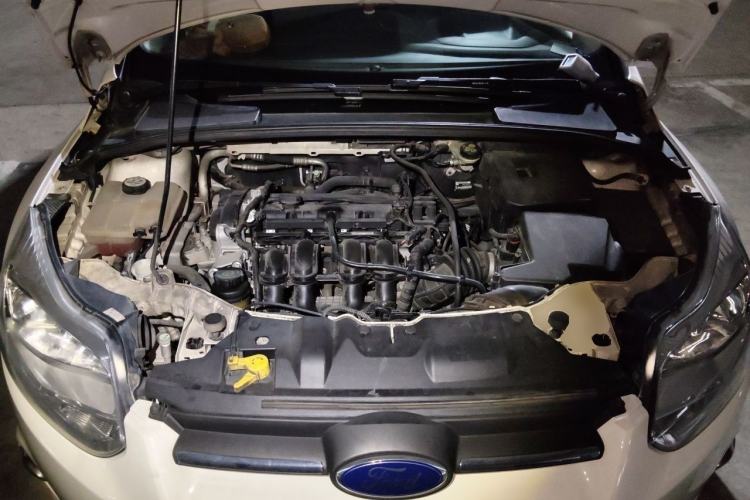 Used Ford Focus 2012 Sedan 1.6L Automatic Fashion Edition Engine Bay
