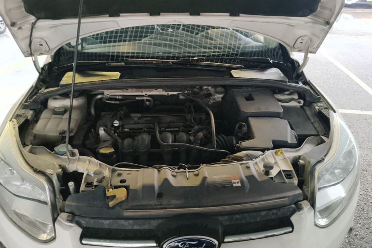 Used Ford Focus 2012 Sedan 1.6L Automatic Fashion Edition Engine Bay