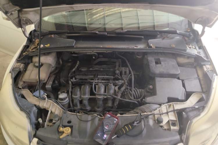Used Ford Focus 2012 Sedan 1.6L Automatic Fashion Edition Engine Bay