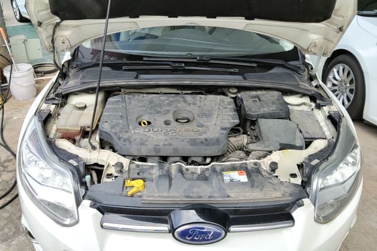 Used Ford Focus 2012 Sedan 2.0L Automatic Flagship Model Engine Bay
