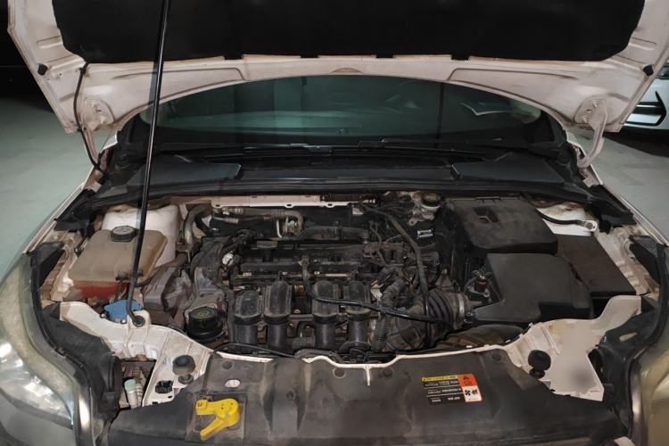 Used Ford Focus 2012 Sedan 1.6L Automatic Fashion Edition Engine Bay