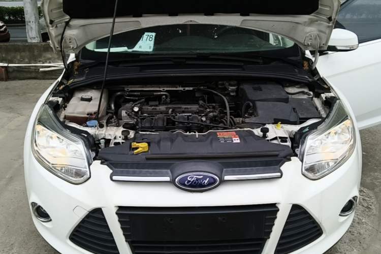 Used Ford Focus 2012 Sedan 1.6L Automatic Fashion Edition Engine Bay