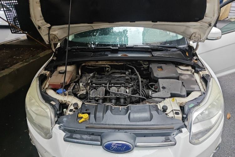 Used Ford Focus 2012 Sedan 1.6L Automatic Fashion Edition Engine Bay