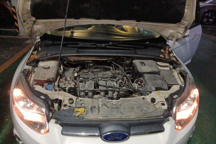 Used Ford Focus 2012 Sedan 1.6L Automatic Fashion Edition Engine Bay