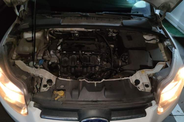 Used Ford Focus 2012 Sedan 1.6L Automatic Comfort Model Engine Bay
