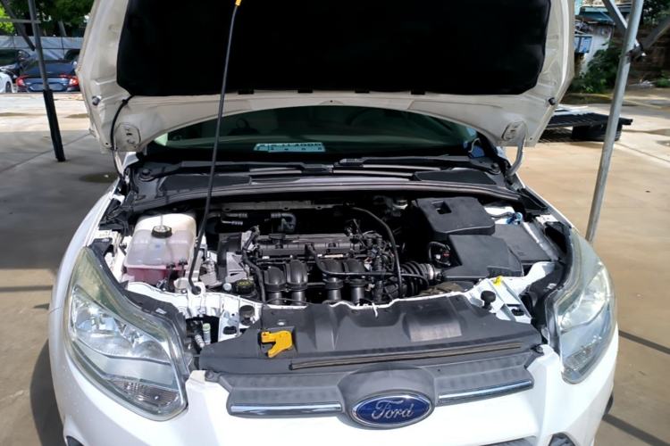 Used Ford Focus 2012 Sedan 1.6L Automatic Comfort Model Engine Bay