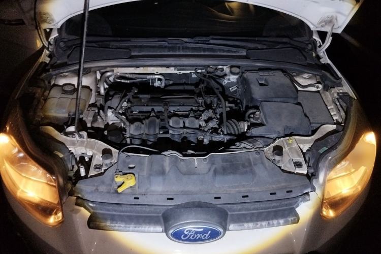 Used Ford Focus 2012 Sedan 1.6L Automatic Fashion Edition Engine Bay