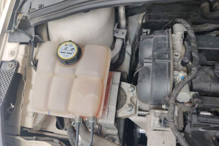 Used Ford Focus 2012 Sedan 1.6L Automatic Comfort Model Engine Bay Right