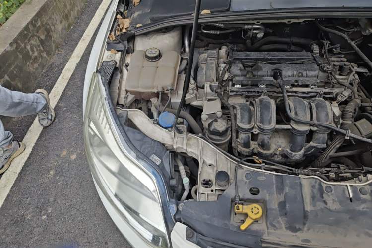 Used Ford Focus 2012 Sedan 1.6L Automatic Fashion Edition Engine Bay Right