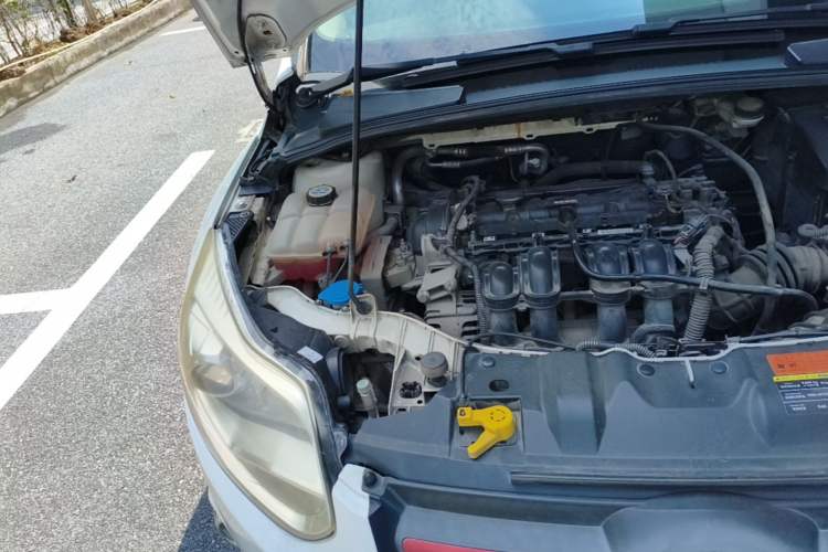 Used Ford Focus 2012 Sedan 1.6L Manual Fashion Edition Engine Bay Right
