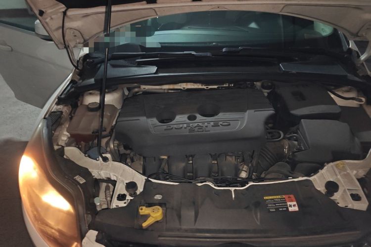 Used Ford Focus 2012 Hatchback 2.0L Automatic Luxury Sport Model Engine Bay Right