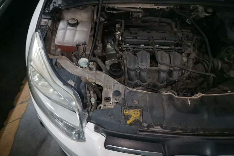 Used Ford Focus 2012 Hatchback 1.6L Automatic Fashion Edition Engine Bay Right
