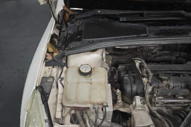 Used Ford Focus 2012 Sedan 1.6L Automatic Comfort Model Engine Bay Right