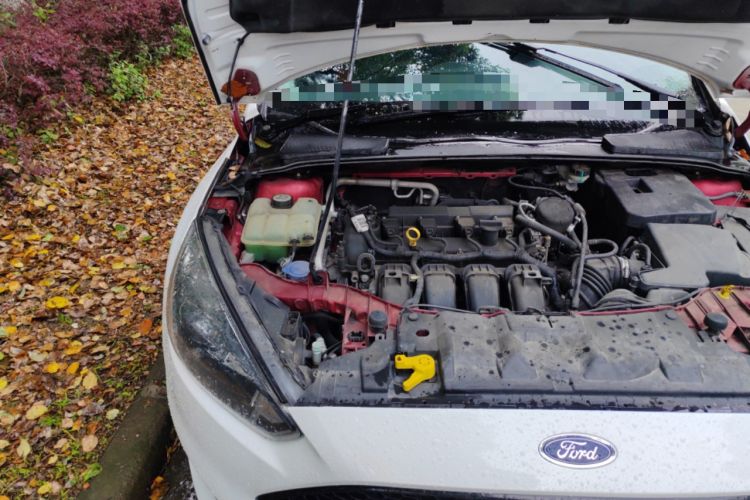 Used Ford Focus 2012 Hatchback 2.0L Manual Luxury Sport Model Engine Bay Right