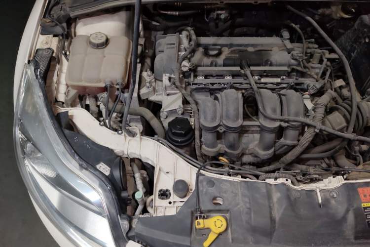 Used Ford Focus 2012 Hatchback 1.6L Automatic Comfort Model Engine Bay Right