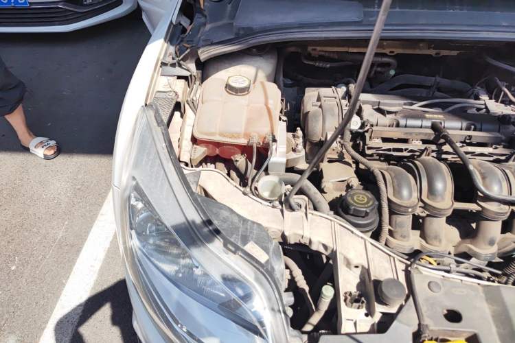 Used Ford Focus 2012 Hatchback 1.6L Automatic Comfort Model Engine Bay Right