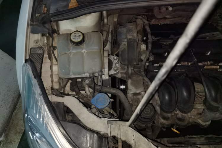 Used Ford Focus 2012 Sedan 1.6L Automatic Comfort Model Engine Bay Right