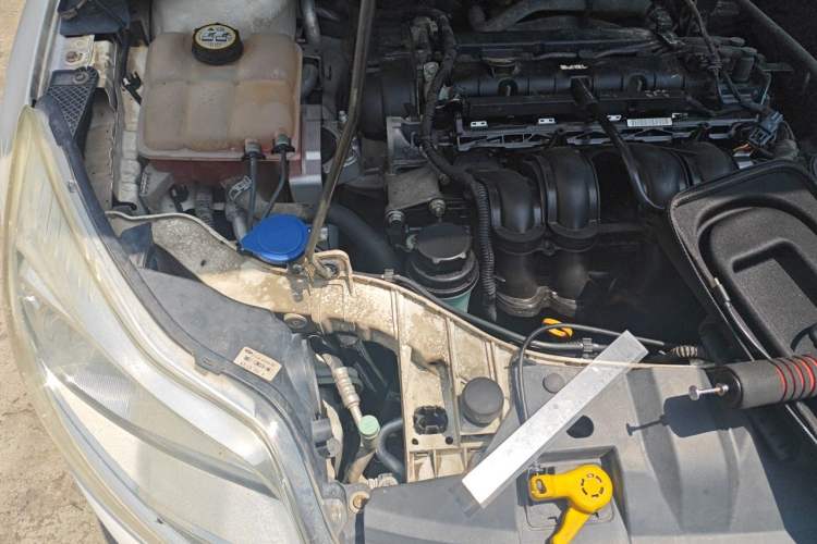Used Ford Focus 2012 Sedan 1.6L Automatic Fashion Edition Engine Bay Right