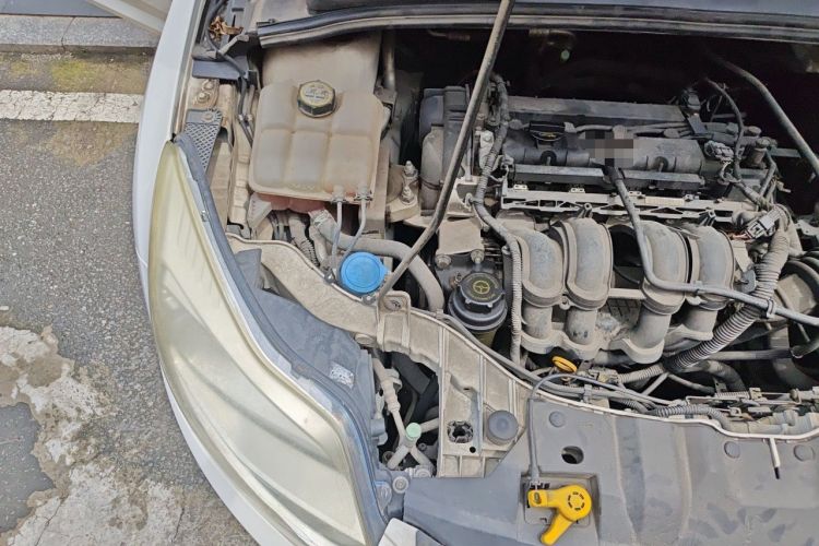 Used Ford Focus 2012 Hatchback 1.6L Automatic Fashion Edition Engine Bay Right