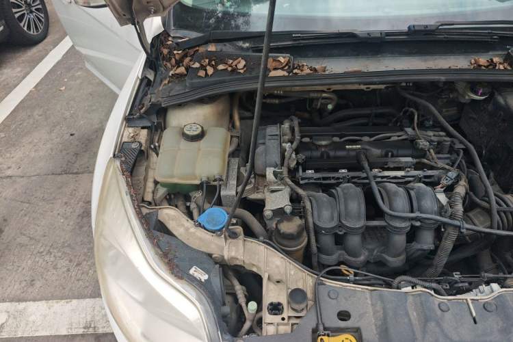 Used Ford Focus 2012 Hatchback 1.6L Automatic Comfort Model Engine Bay Right