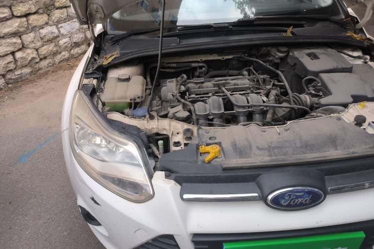 Used Ford Focus 2012 Hatchback 1.6L Automatic Comfort Model Engine Bay Right