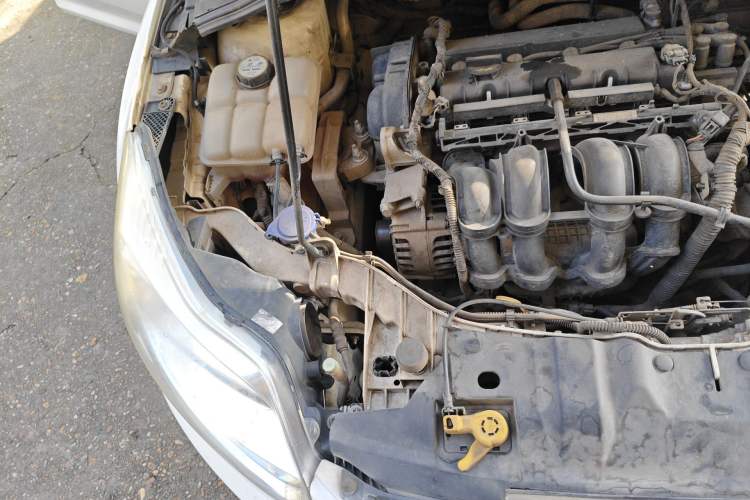 Used Ford Focus 2012 Sedan 1.6L Manual Comfort Model Engine Bay Right