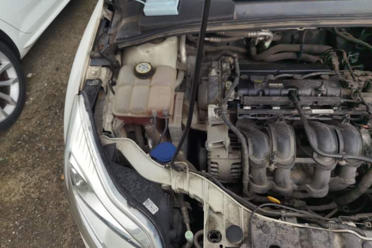 Used Ford Focus 2012 Sedan 1.6L Manual Fashion Edition Engine Bay Right