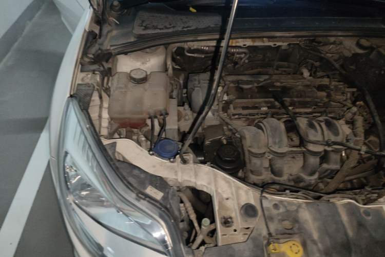 Used Ford Focus 2012 Hatchback 1.6L Automatic Fashion Edition Engine Bay Right