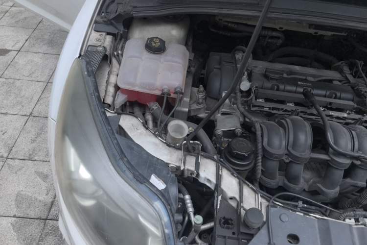 Used Ford Focus 2012 Hatchback 1.6L Automatic Fashion Edition Engine Bay Right