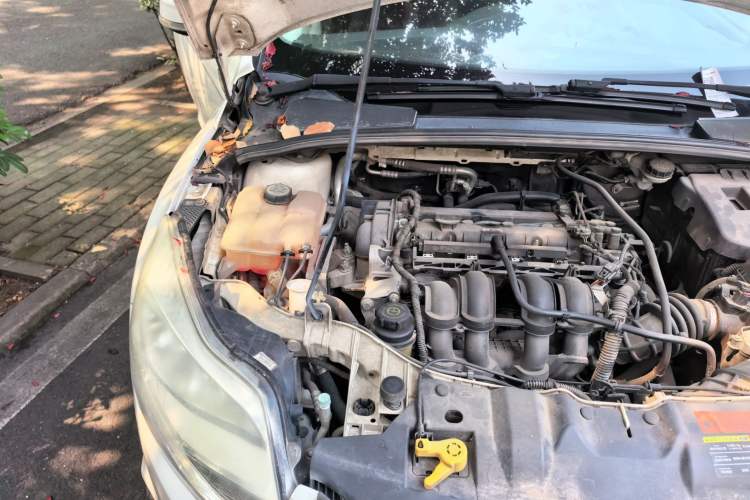 Used Ford Focus 2012 Hatchback 1.6L Automatic Comfort Model Engine Bay Right