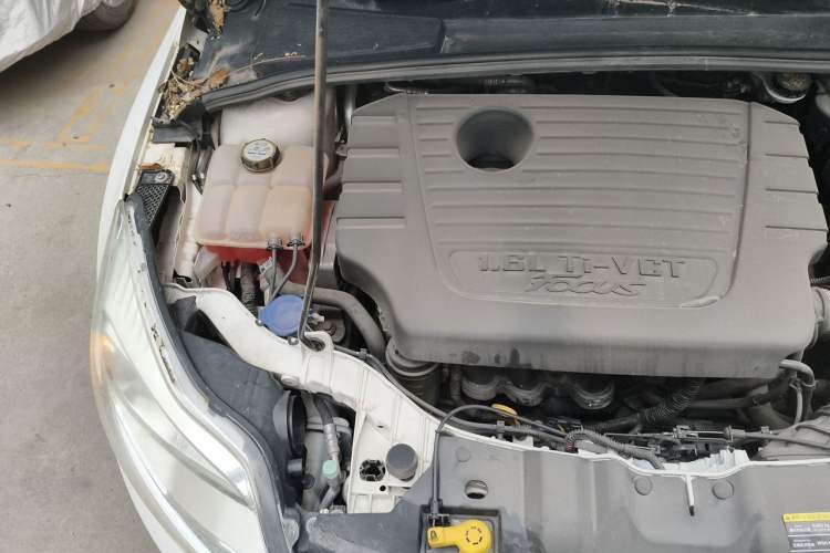 Used Ford Focus 2012 Hatchback 1.6L Automatic Fashion Edition Engine Bay Right