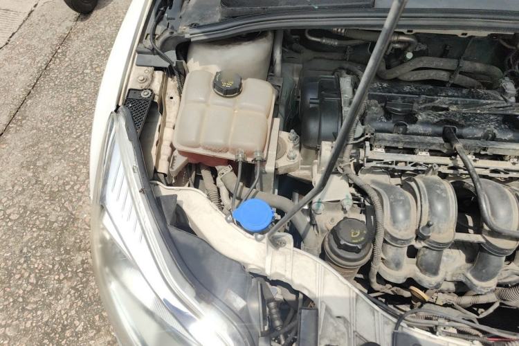 Used Ford Focus 2012 Hatchback 1.6L Automatic Comfort Model Engine Bay Right