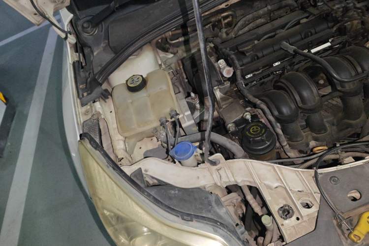 Used Ford Focus 2012 Sedan 1.6L Automatic Fashion Edition Engine Bay Right