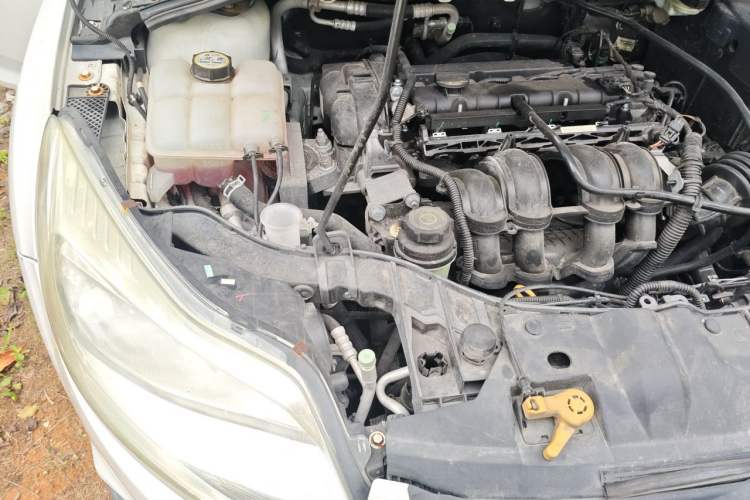 Used Ford Focus 2012 Hatchback 1.6L Automatic Comfort Model Engine Bay Right