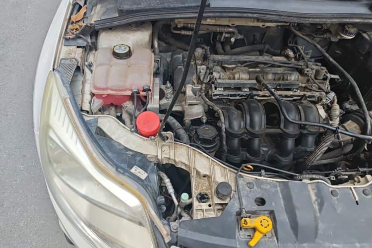 Used Ford Focus 2012 Sedan 1.6L Automatic Comfort Model Engine Bay Right