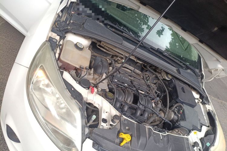 Used Ford Focus 2012 Sedan 1.6L Automatic Comfort Model Engine Bay Right