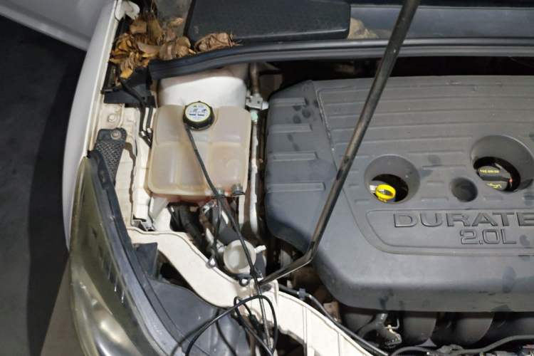 Used Ford Focus 2012 Hatchback 2.0L Automatic Luxury Sport Model Engine Bay Right